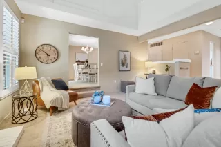 Photo #6: 222135142 Listing