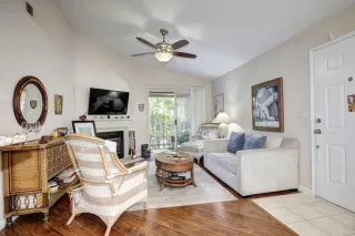 Photo #5: 222135942 Listing