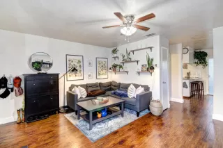 Photo #3: 222136342 Listing 