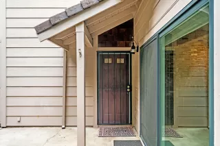 Photo #3: 222137942 Listing