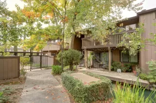 Photo #1: 222138290 Listing