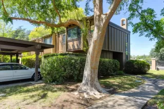 Photo #1: 222138574 Listing