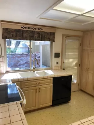 Photo #6: 222138772 Listing