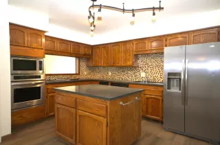 Photo #3: 222139230 Listing