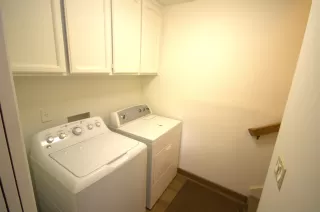 Photo #6: 222139230 Listing