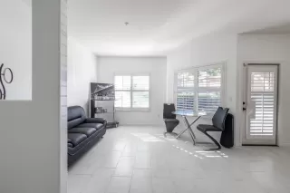 Photo #1: 222140419 Listing