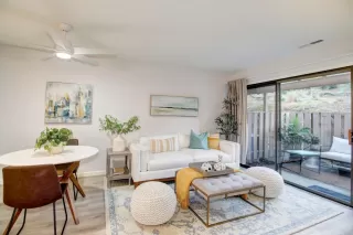 Photo #4: 222140996 Listing