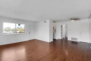 Photo #5: 222142451 Listing 