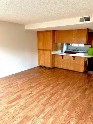 Photo #1: 222142843 Listing