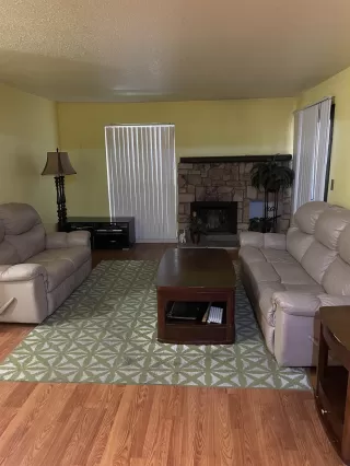 Photo #3: 222142853 Listing