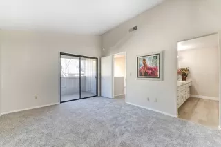 Photo #5: 222143520 Listing