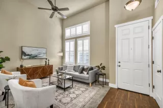 Photo #5: 222143616 Listing