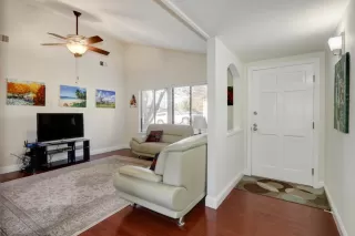 Photo #5: 222143820 Listing