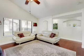 Photo #6: 222143820 Listing