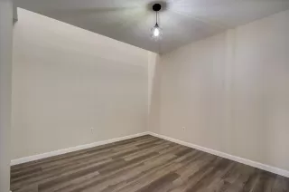 Photo #4: 222143835 Listing