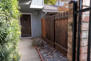 Photo #2: 222143855 Listing