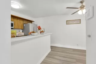 Photo #5: 222144515 Listing