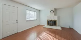 Photo #5: 222144528 Listing