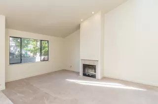 Photo #4: 222144561 Listing