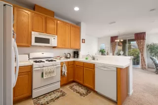 Photo #4: 222144848 Listing 