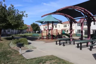 Photo #2: 222145601 Listing 