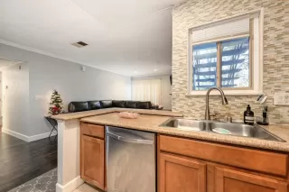 Photo #6: 222145772 Listing 