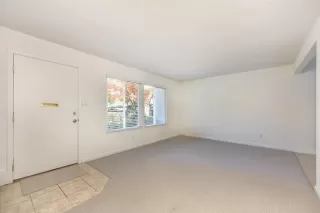 Photo #6: 222145886 Listing