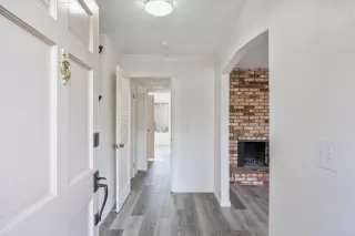 Photo #1: 222146719 Listing