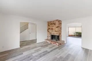 Photo #2: 222146719 Listing