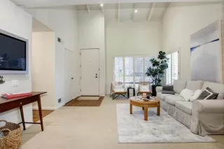 Photo #5: 222147018 Listing