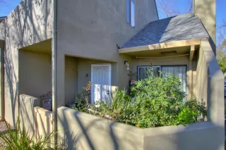 Photo #1: 222147107 Listing