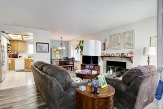 Photo #5: 222147107 Listing