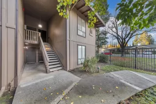 Photo #2: 222147289 Listing