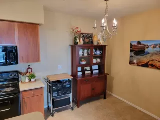 Photo #5: 222147657 Listing