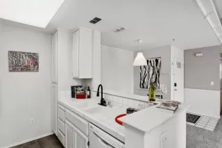 Photo #4: 222148041 Listing 