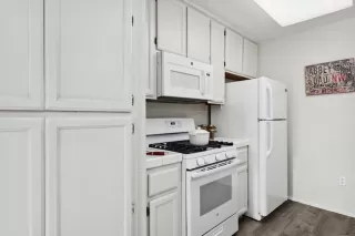 Photo #5: 222148041 Listing 