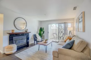 Photo #1: 222148421 Listing