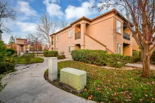 Photo #4: 222148900 Listing