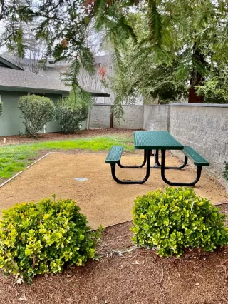 Photo #4: 222148921 Listing