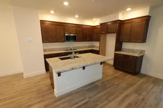 Photo #1: 222149090 Listing