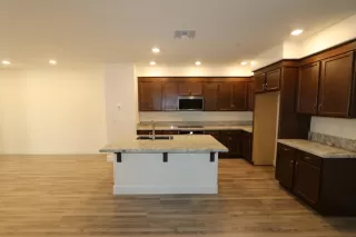 Photo #2: 222149090 Listing