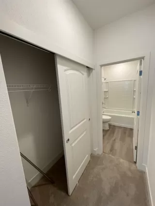 Photo #6: 222149250 Listing