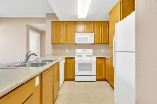 Photo #4: 222149299 Listing