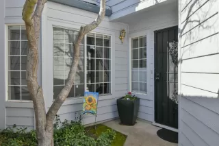 Photo #3: 222149378 Listing