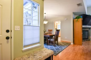 Photo #5: 222149378 Listing