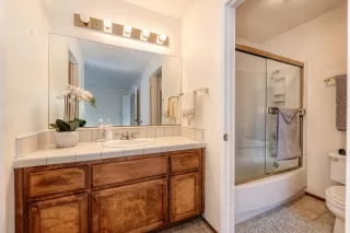 Photo #4: 222149446 Listing 