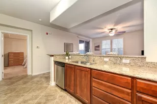 Photo #5: 222150269 Listing 