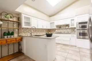 Photo #2: 222150280 Listing