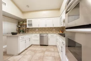 Photo #3: 222150280 Listing