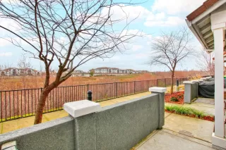 Photo #2: 222150390 Listing